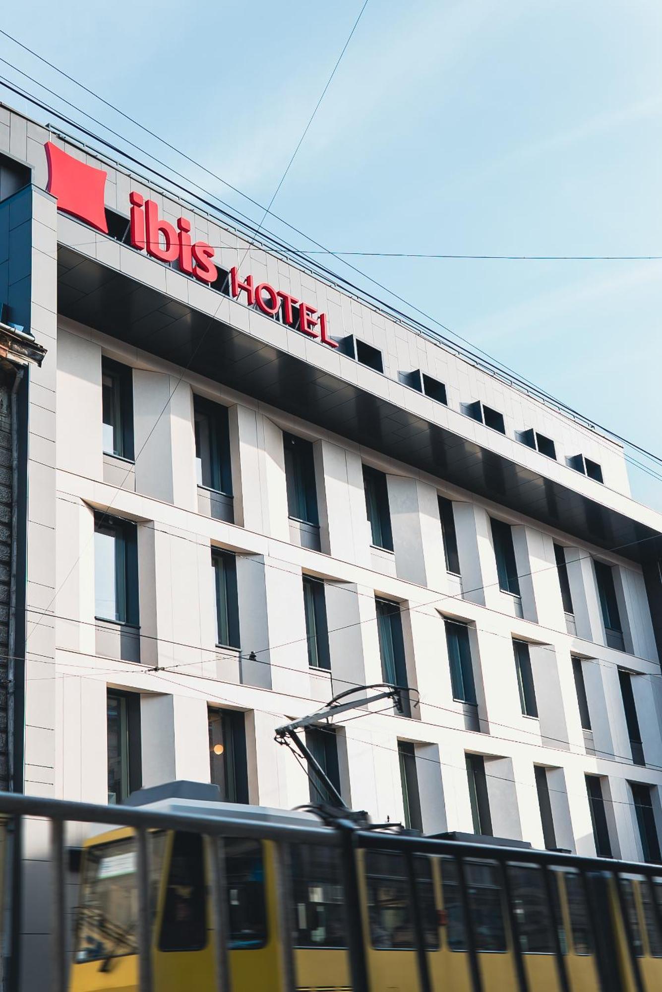 Ibis Lviv Center Hotel Exterior foto